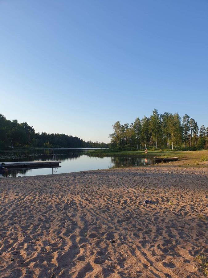 Trevligt Hus Med Egen Gard Och Fri Wifi, Emmaboda Kommun, Ferienhaus Lindas